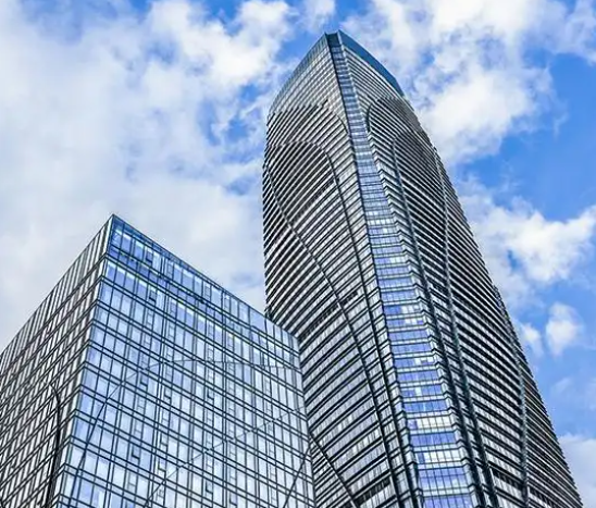 建筑工程施工总承包与专业分包模式选择对比分析